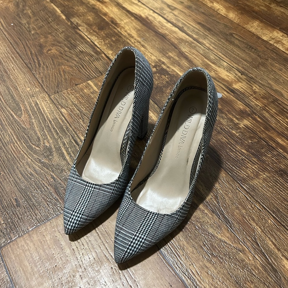 Grey heels - Picture 2 of 6